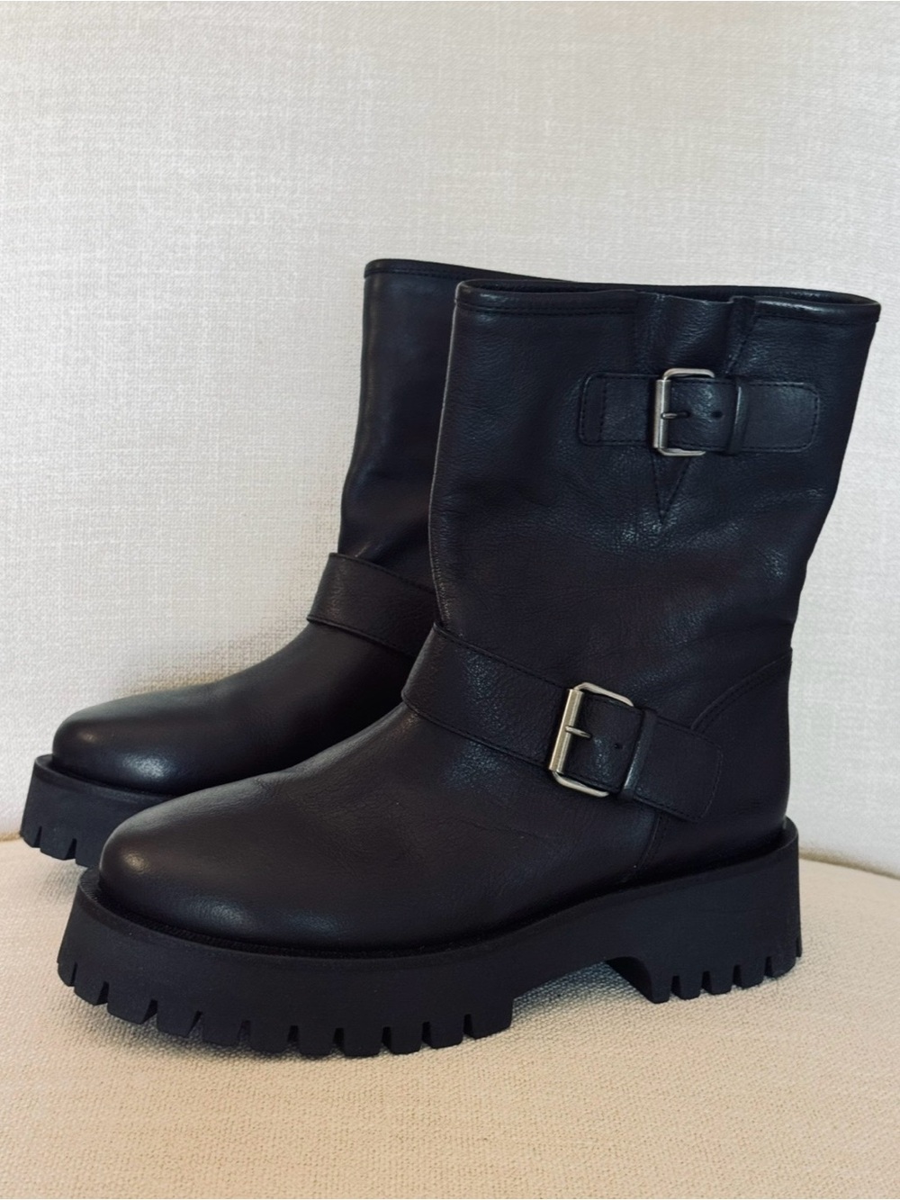 M. Gemi Italian Designed
Ankle Boots / Brand New